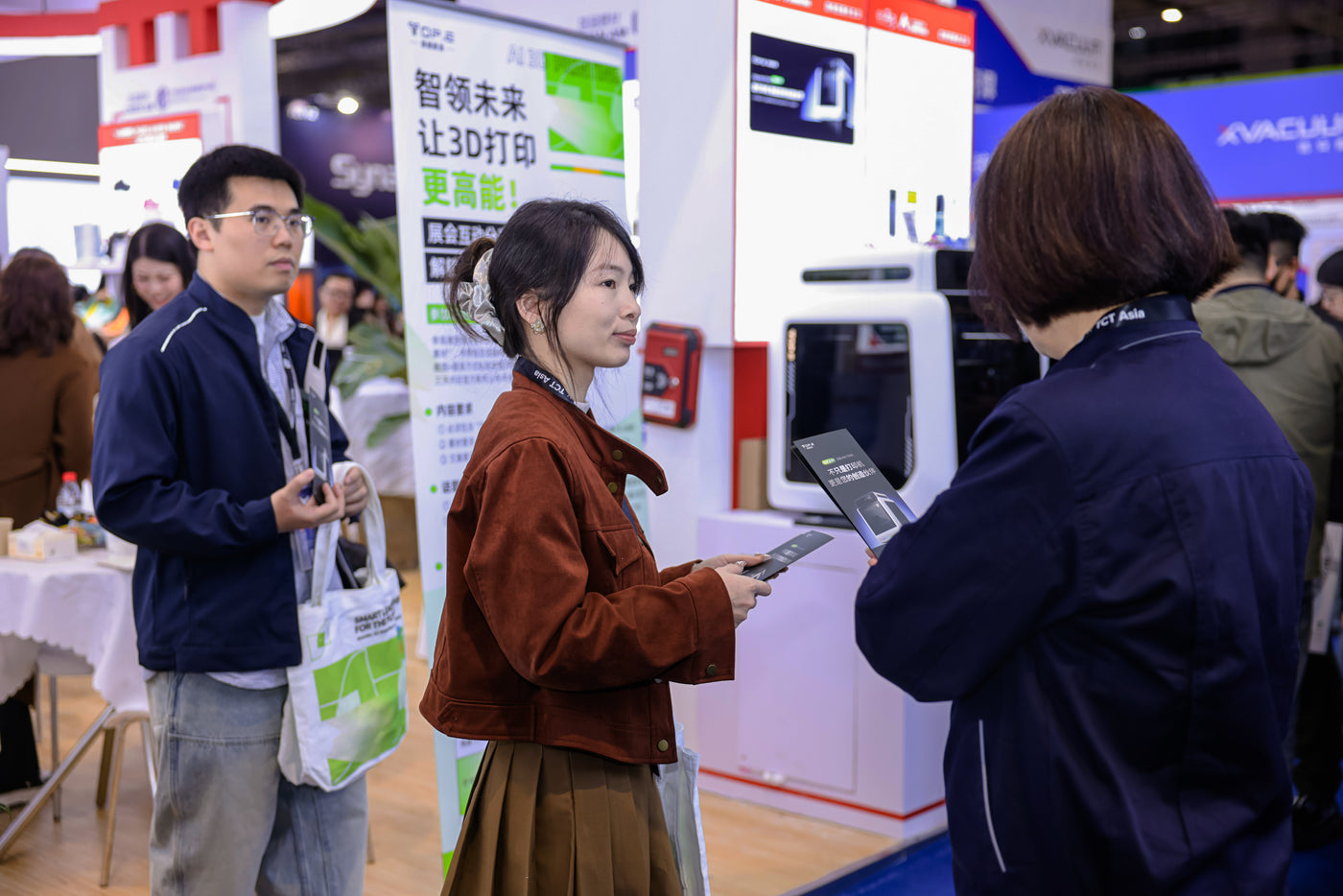 TOP.E team introducing R1 at TCT Asia